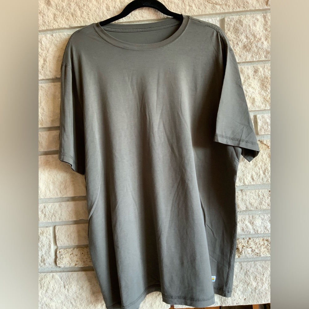 Vuori Men’s Olive Green  Short Sleeve Tee